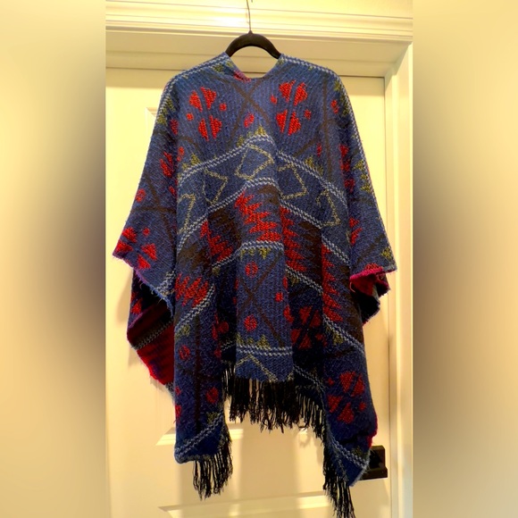 Geo print Open-front poncho GUC - Picture 2 of 2